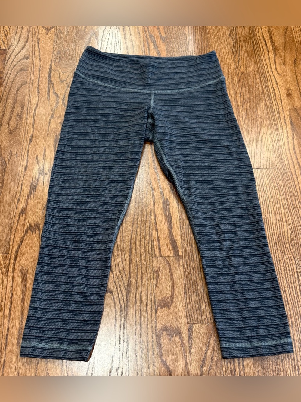 Lululemon Wunder Under Black Ribbed Capri Leggings